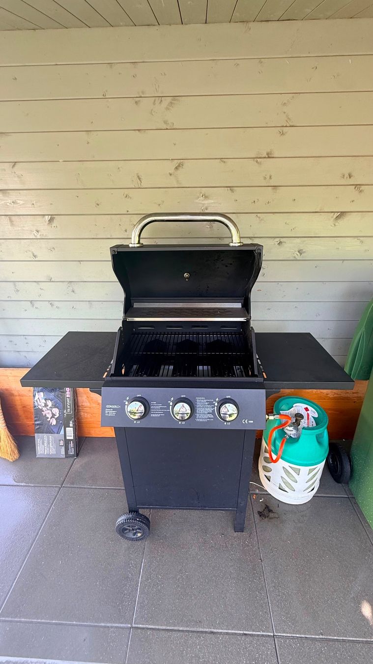 Griglie: Gasgrill 3 Brenner gebraucht – Usato da Oberaach venduto da SwissTigerBerg 1