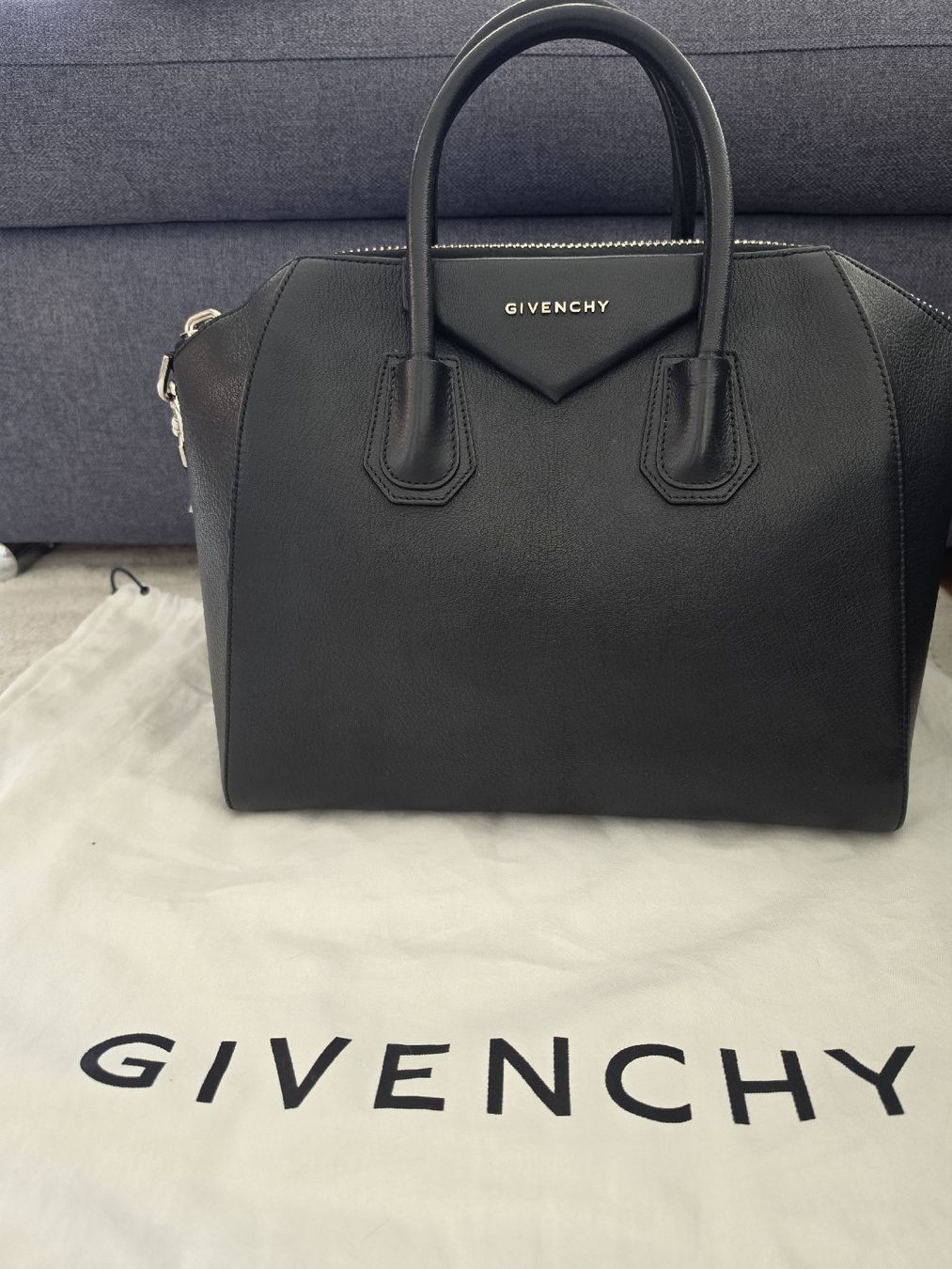 Givenchy Borse da donna: Sac à main Givenchy Noir cuir bon état – Usato da Nyon venduto da mar_f7ws