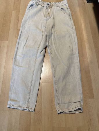 Beige Jeans mit Gummibund