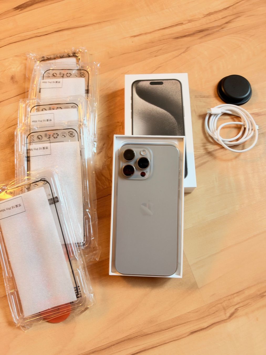 Apple Portables: Iphone 15 Pro Max, Natural Titanium 1 TB – D'occasion à Mühlehorn par Desaya 1
