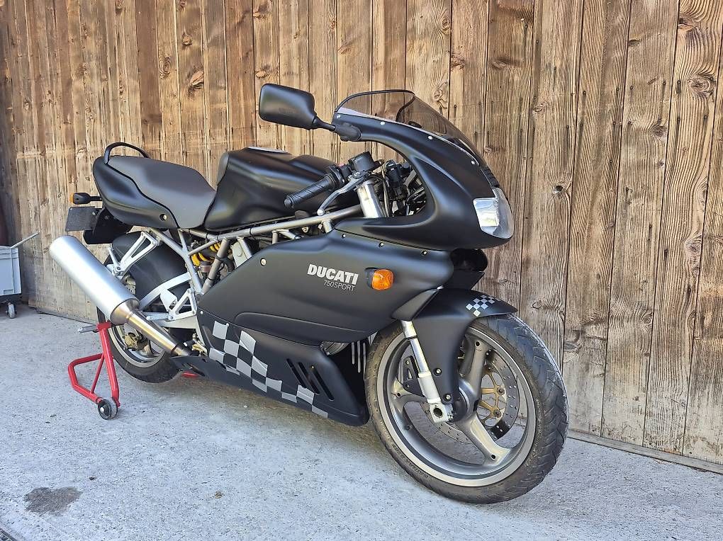 Ducati Route: Ducati SS750 i.e. Dark nur 4615km – D'occasion à Dättlikon par man_ct9m 2