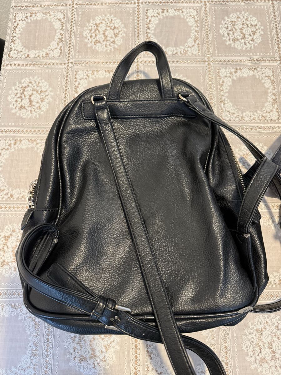 Tommy Hilfiger Zaini: 2 originale Marken-Rucksäcke GUESS & Tommy Hilfiger gebrauch – Usato da Menziken venduto da Dominik813 3