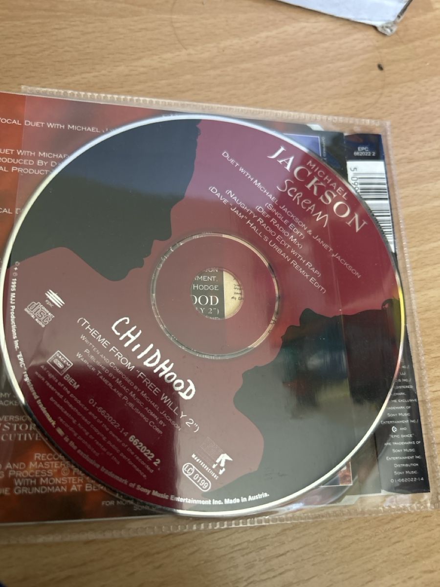 CDs: Michael Jackson Scream Childhood cd – Gebraucht aus Herbetswil von rotekatze84 1