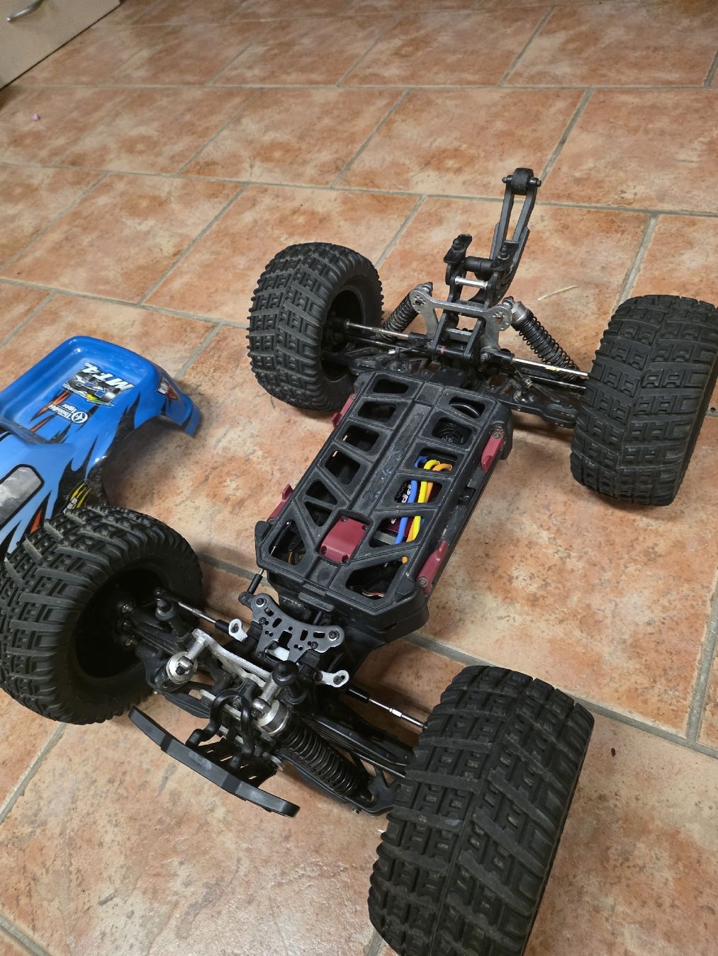 Thunder Tiger RC Kits de montage: RC Auto MTX-4 mit Motor und ESC gebraucht. – Défectueux à Safenwil par mme_md5k 1
