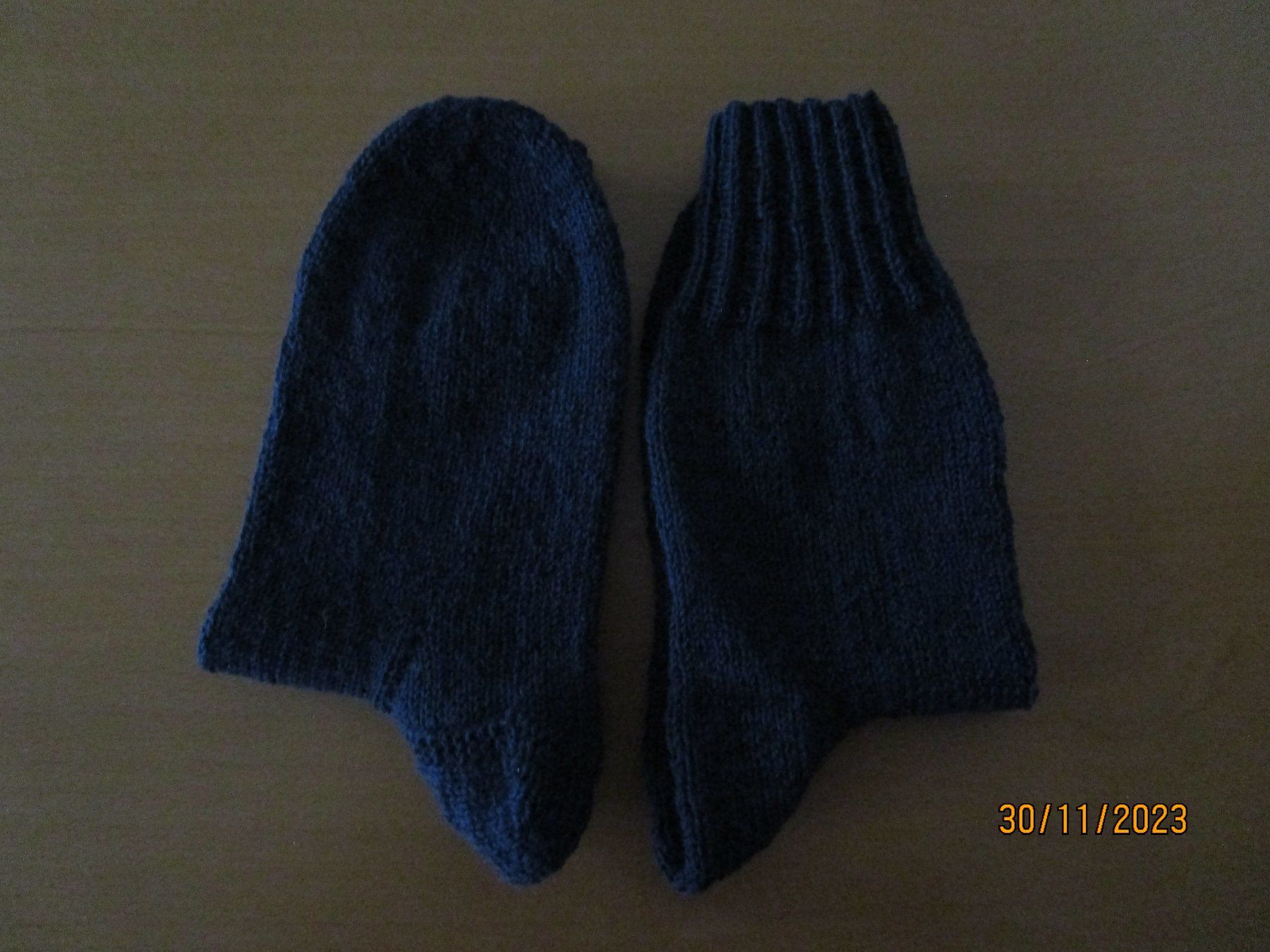 Calze: handgestrickte Socken Gr. 37 – Nuovo (secondo la descrizione) da Ursenbach venduto da gruenblau 2