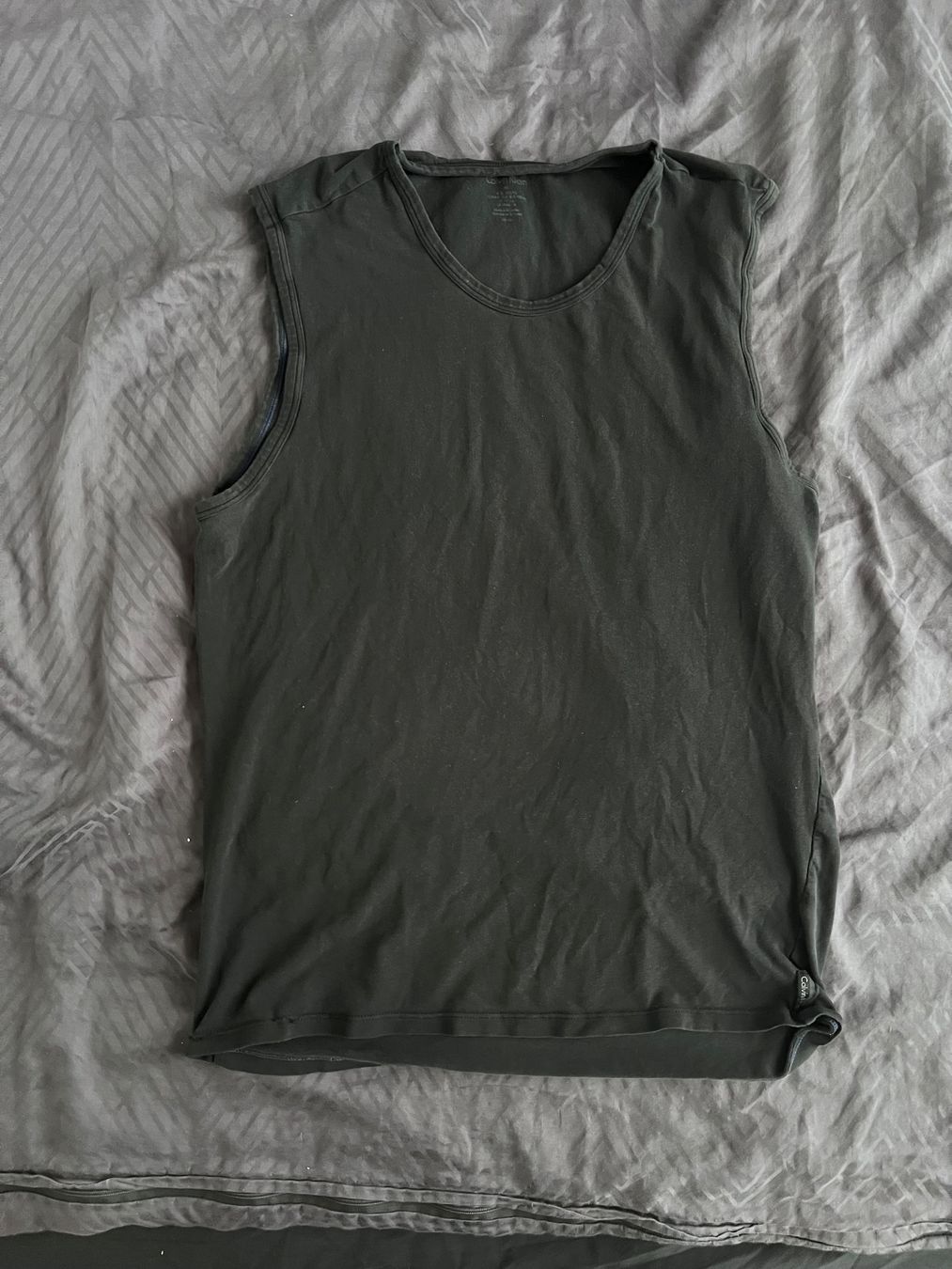 Calvin Klein T-shirt: Tanktop Calvin Klein – Usato da Burgdorf venduto da luc_b87g