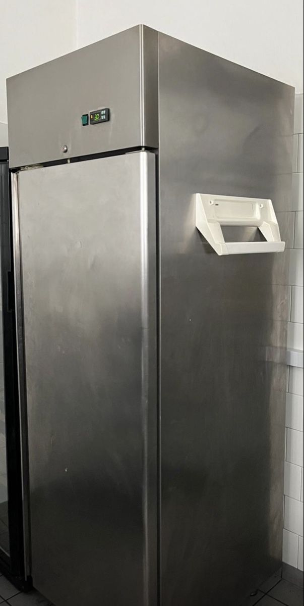 Frigoriferi: Frigorifero professionale inox – Usato da S. Pietro venduto da fil_yhb9 1