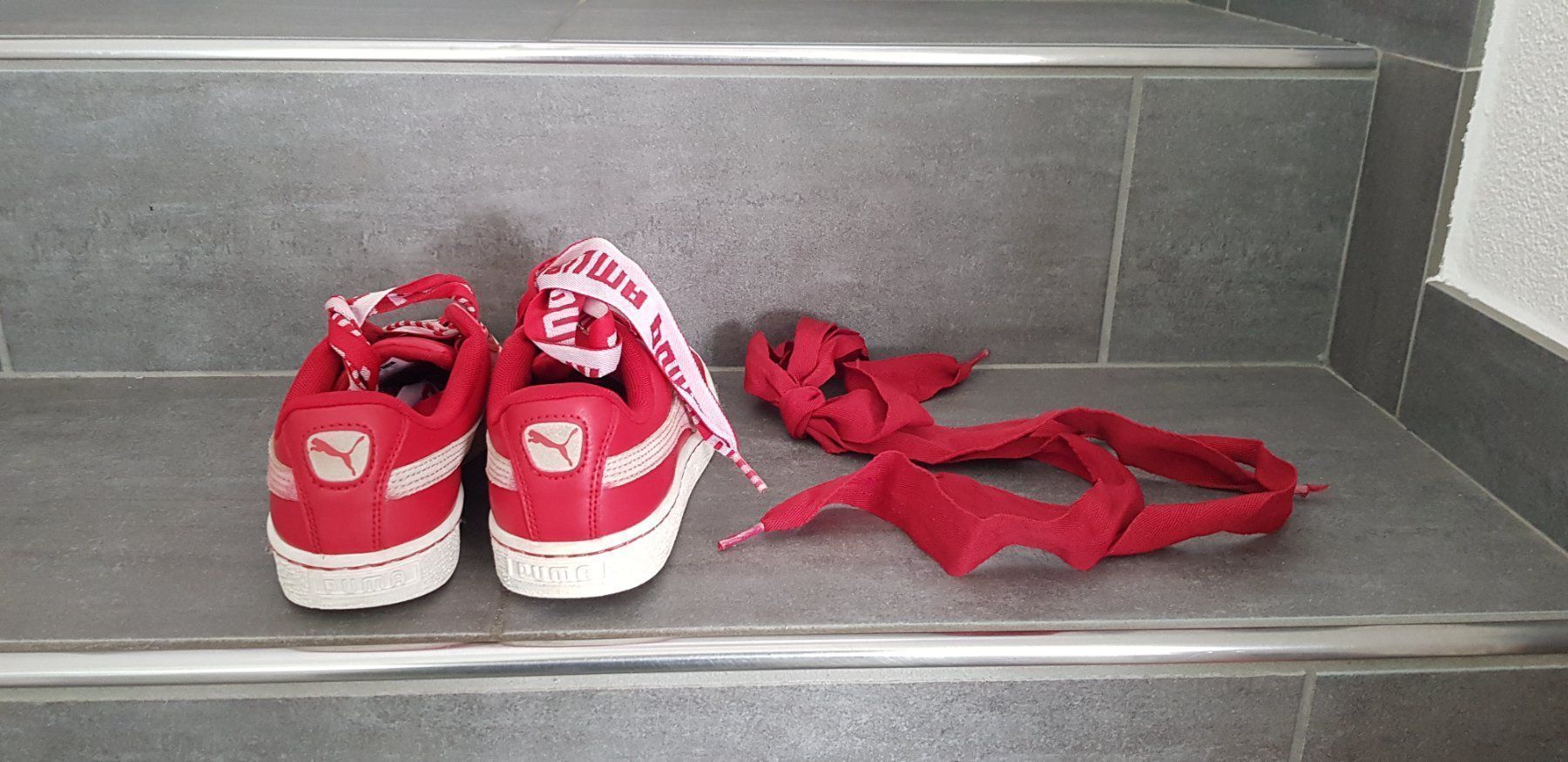 Puma Scarpe per ragazze: PUMA Turnschuhe rot gr. 35,5 – Usato da Mezzovico venduto da maemy 3