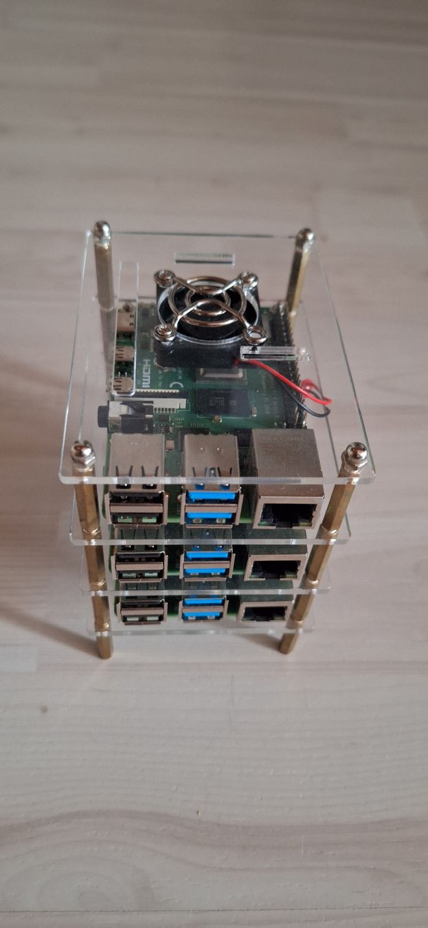 Raspberry Pi PCs: 3 x Raspberry Pi 4 mit Tower Gehaeuse und Lueft – Gebraucht aus Volketswil von adream_