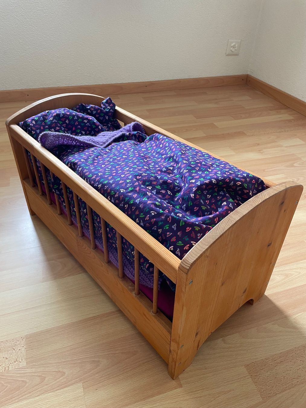 Giocattoli: Puppenbett mit Inhalt – Usato da Eglisau venduto da ros_8rx6