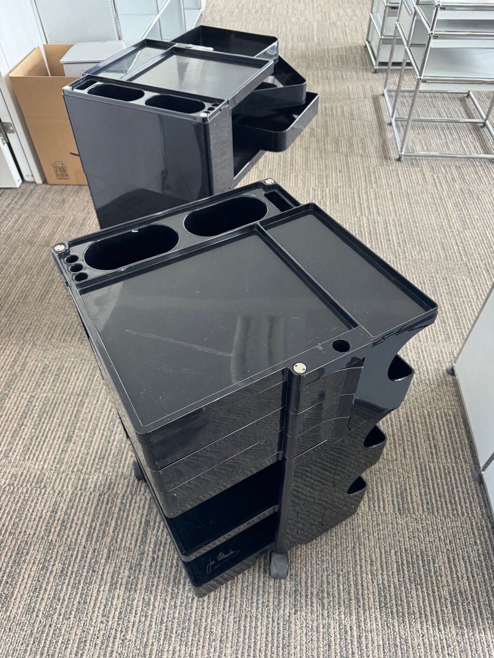 Eléments de bureau: Caisson roulant Joe Colombo édition originale Bieffeplast – D'occasion à Les Acacias par jcs_x27f
