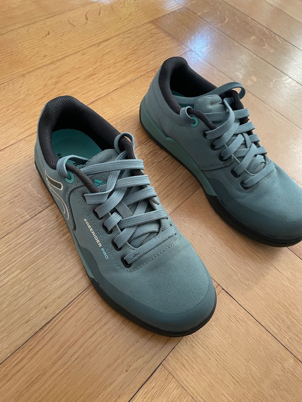 Five Ten Scarpe da donna: Bikeschuhe Five ten Adidas – Usato da Bern venduto da fisibelli