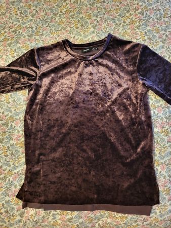 Bershka Samt Shirt XS, Pflaume / violett, neu!