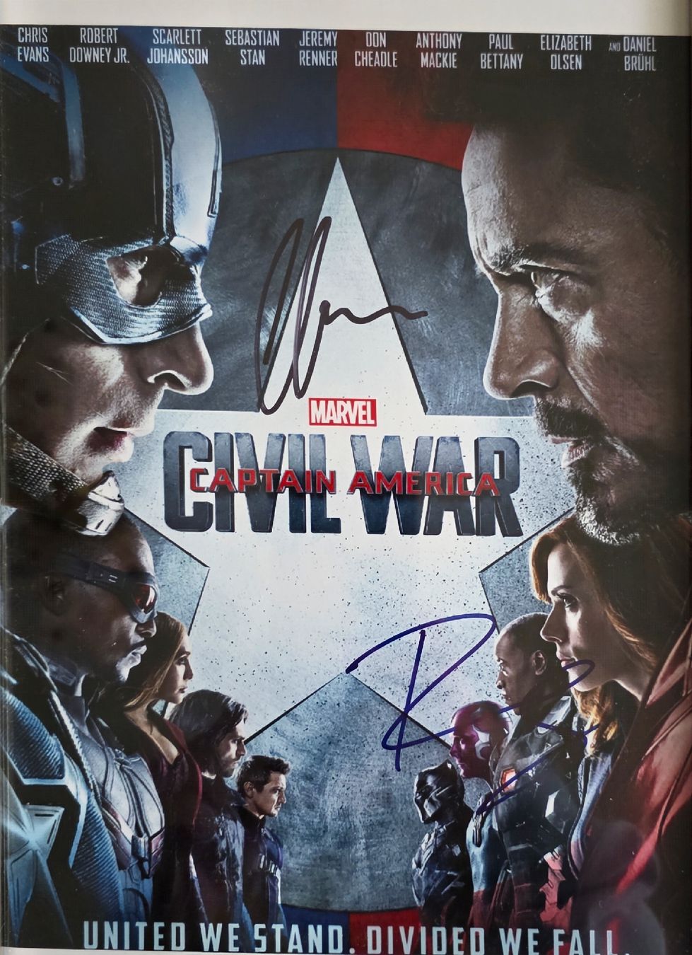 Autografi: Autogramm Marvel - Chris Evans/Robert Downey inkl. Zertifika – Nuovo e nell'imballaggio originale da Spreitenbach venduto da Filo0909