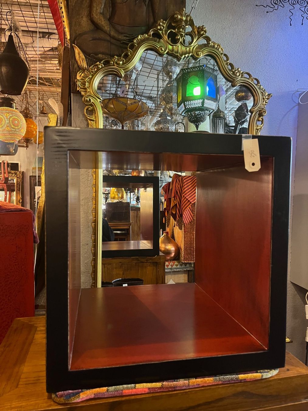 Tische: Moderner Cube Tisch zweifarbig | LIQUIDATIONSVERKAUF – Neu (gemäss Beschreibung) aus Zürich von Hnikbay