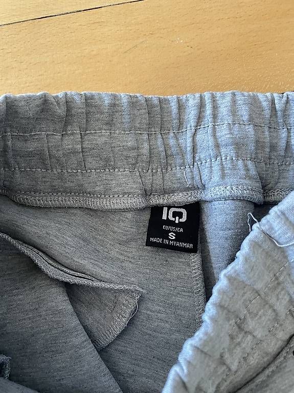 Hosen: Sporthose / Trainerhose – Gebraucht aus Fribourg von samsam04 2