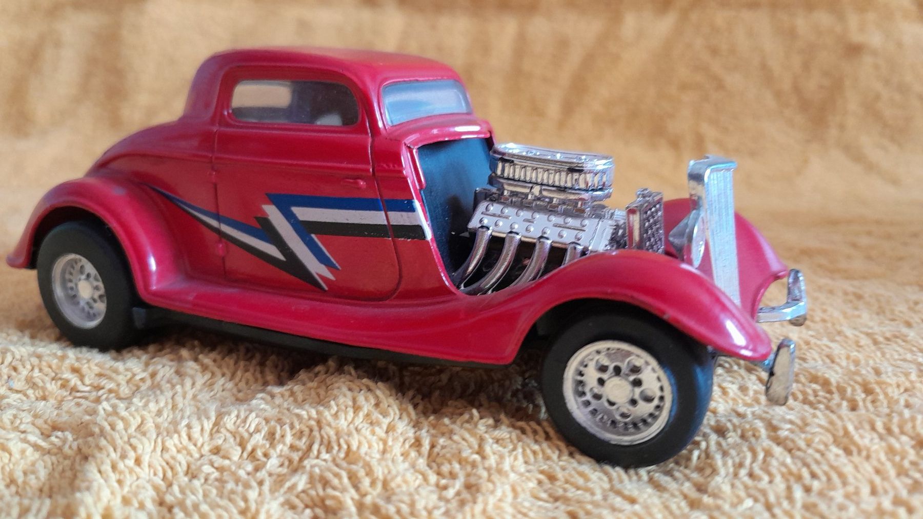 Ford Modellini d'auto: Majorette Hot Road Ford 1:32 – Usato da Tafers venduto da Fbrh