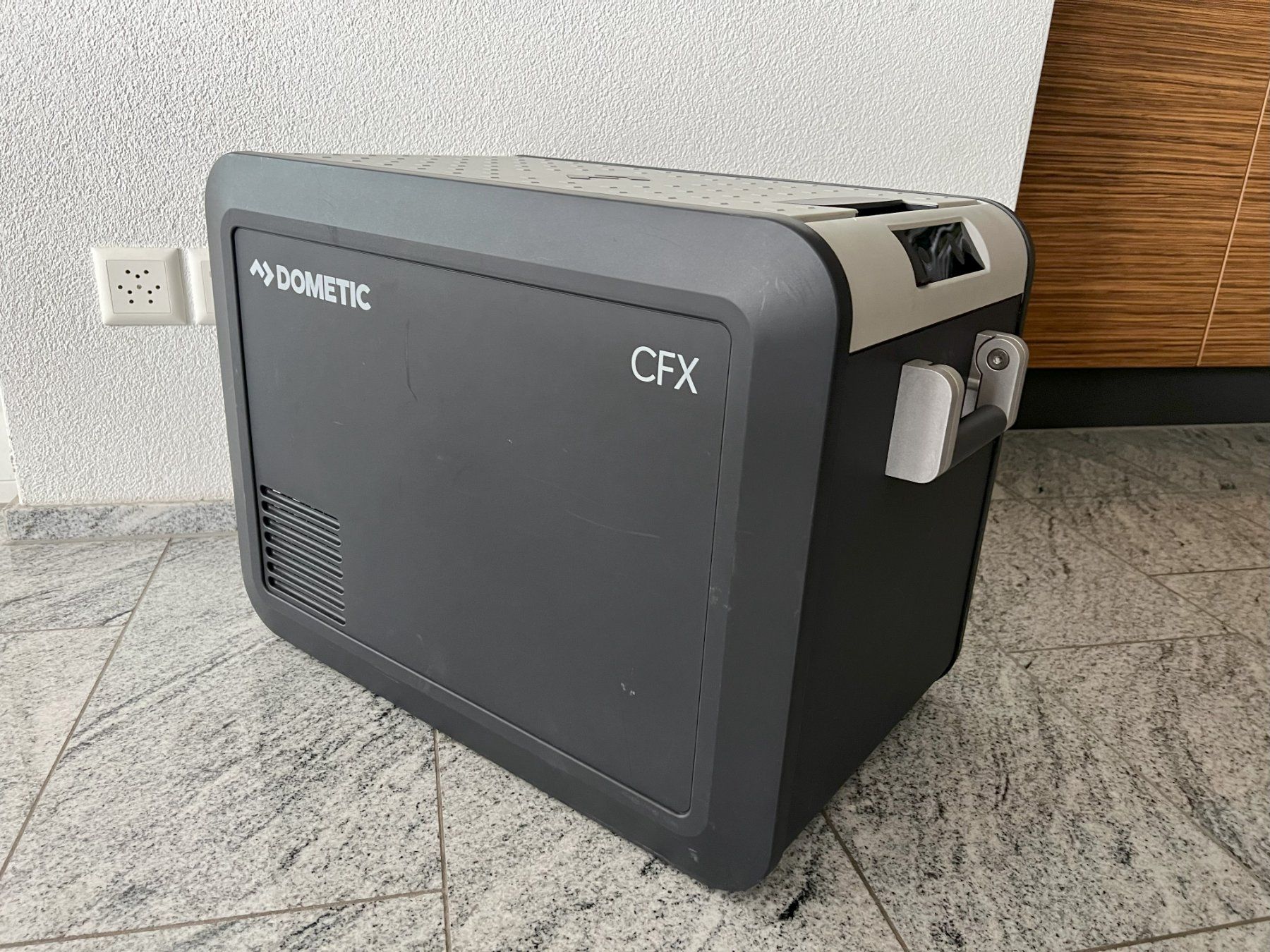 Dometic Kühlschränke & Kühlen: Dometic CFX3 45 AC/DC Kompressorkühlbox 46 Liter – Gebraucht aus Kriens von  3