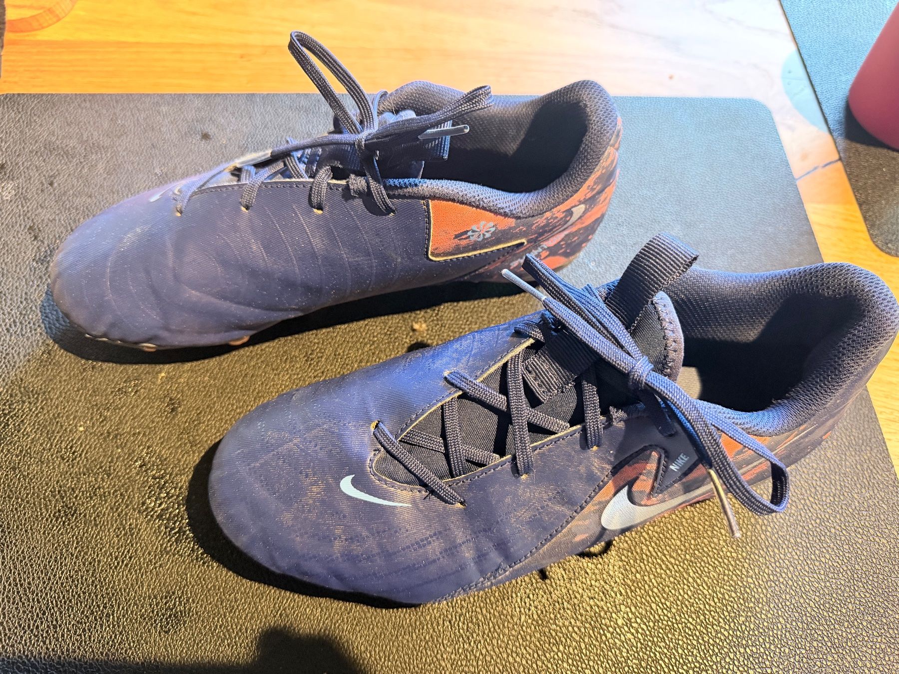 Nike Scarpe da uomo: Nike Fussballschuhe Gr 38 – Usato da Flumserberg Bergh venduto da tamaramullis 1