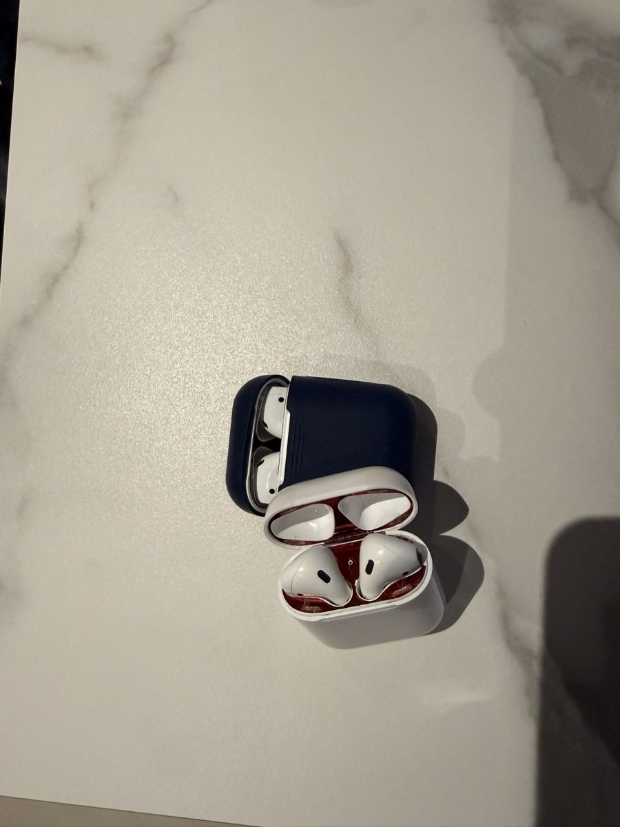 Apple Casques audio: Apple AirPods 2. Generation Ladecase mit Hülle  – Défectueux à Gränichen par Cma_wz66 1