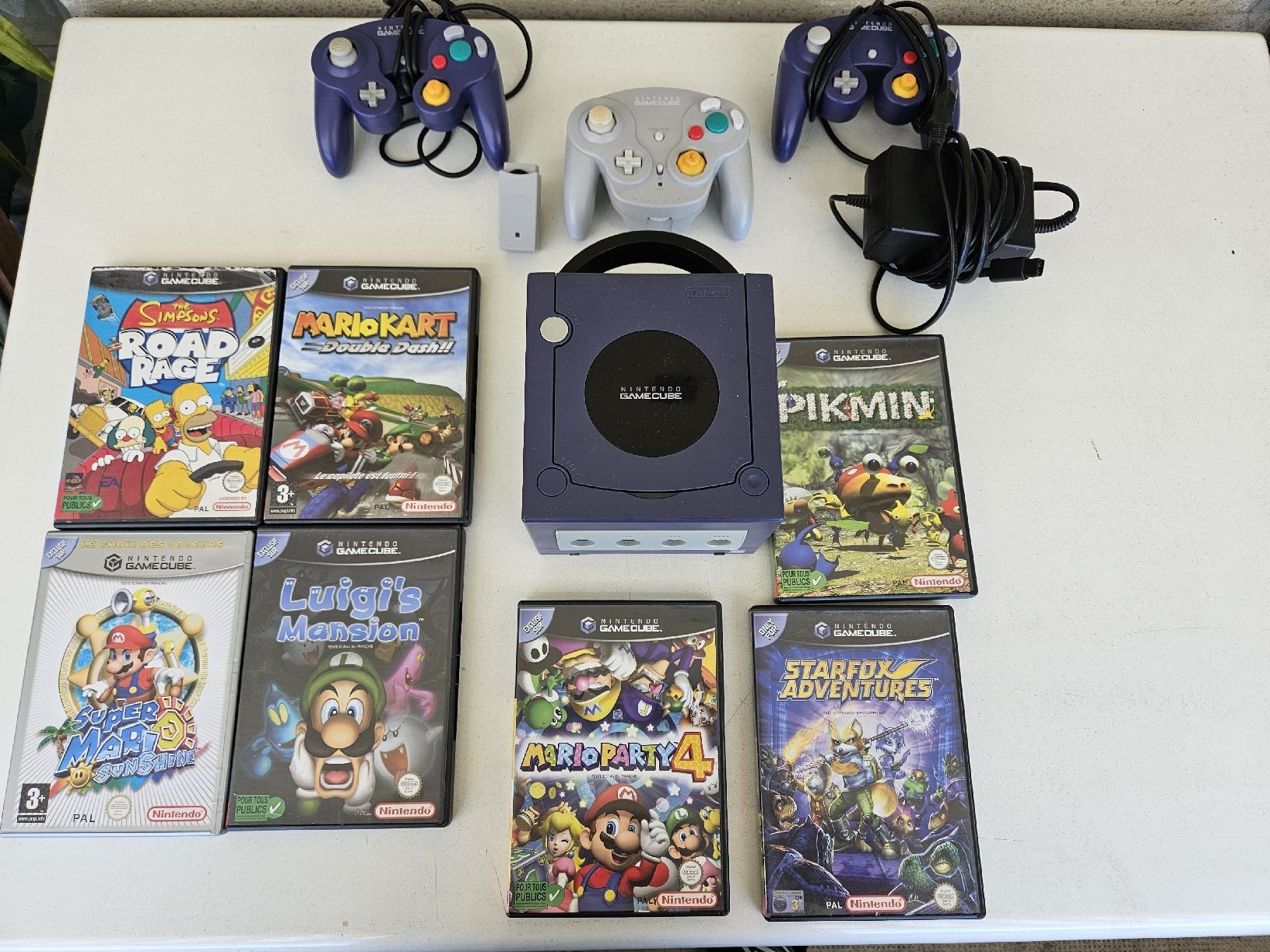 Nintendo Konsolen: Nintendo Game cube Avec 10 jeux – Gebraucht aus Genève von Pedro67