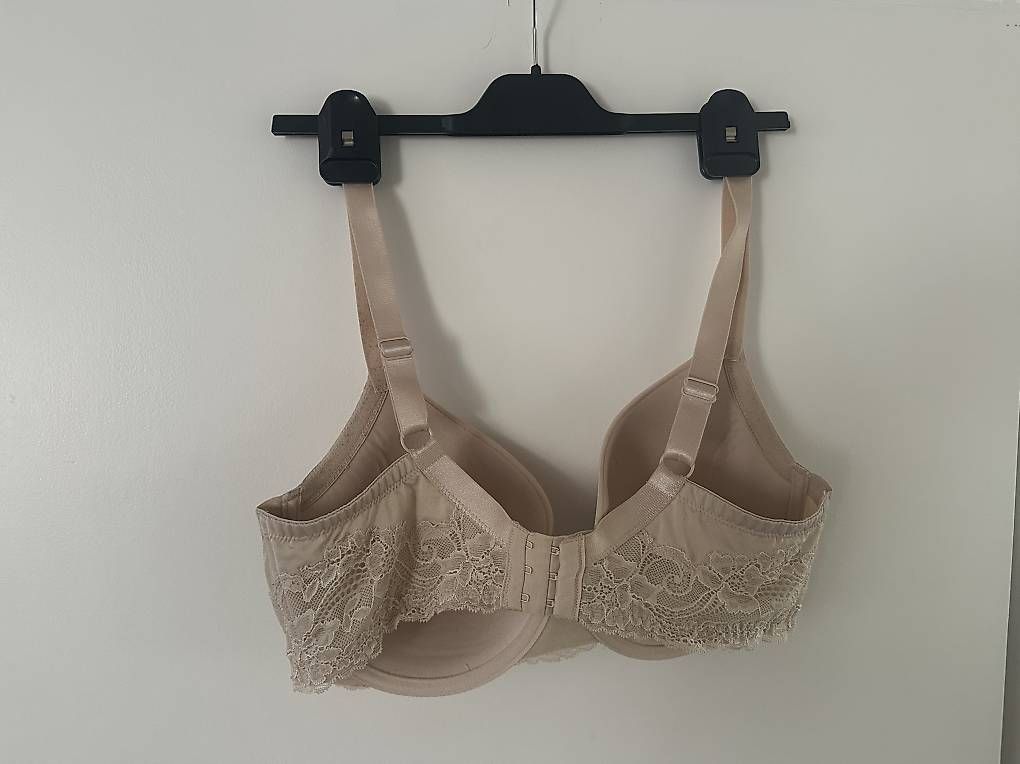 Triumph Altra biancheria intima: Qualität TRIUMPH BH. Gr. E 80 – Usato da Flawil venduto da mar_9chb 1