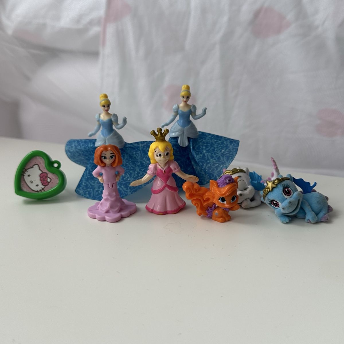 Disney Giocattoli: Vintage Kinder Surprise Figures Set – Usato da Givisiez venduto da dor_xb9k
