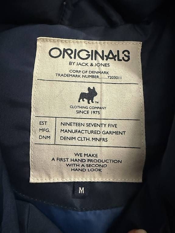 Levi's Lotti di vestiti: Herrenkleidung levis etc – Usato da Laufen venduto da car_2fnm 2
