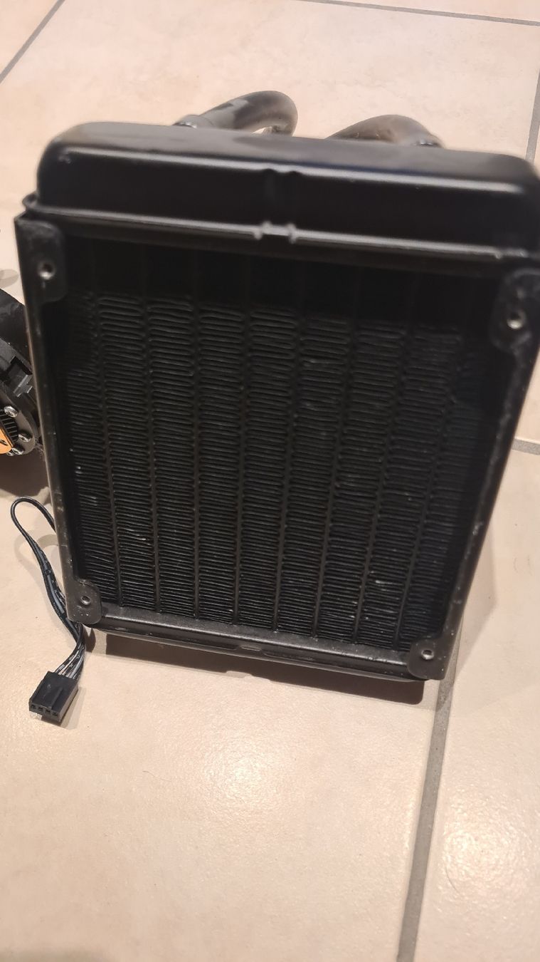 Intel Componenti elettronici: Intel CPU Wasserkühlung guter Zustand – Usato da Rheineck venduto da Outrage 2
