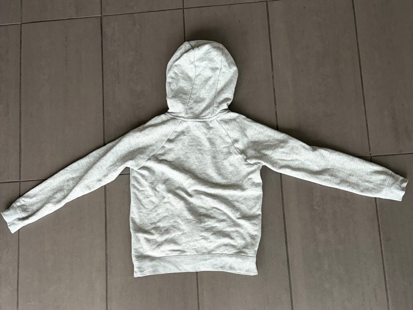 Nike Jacken: Kapuzenjacke Nike hellgrau – Gebraucht aus Bern von Hepp 1