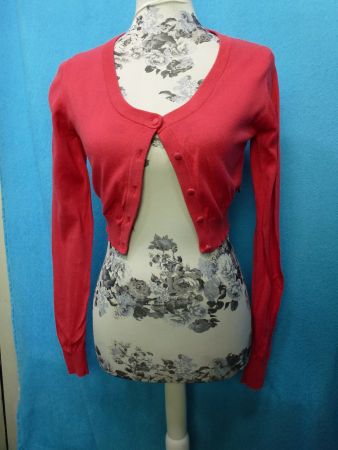 KOCCA BOLERO STRICKJACKE GR S NEUWERTIG KORALE KNÖPFE JACKE