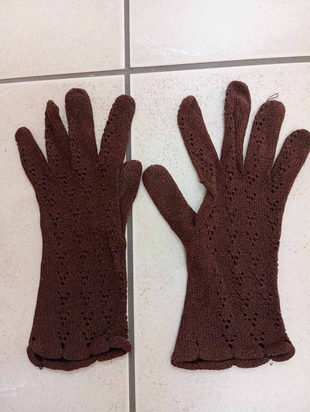 Guanti & manicotti: 6 Paar Damenhandschuhe Vintage – Usato da Oberägeri venduto da baerghuus 4