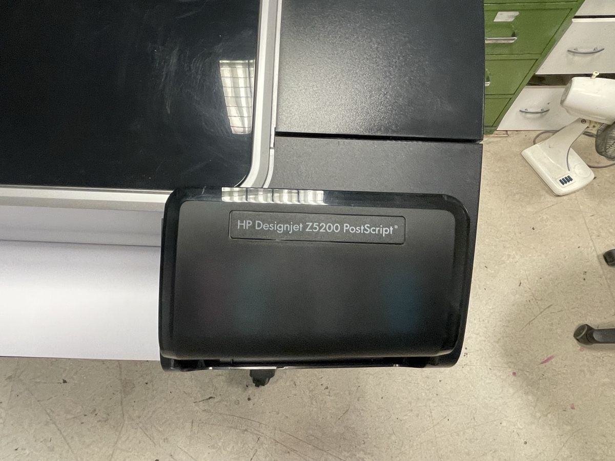 Hewlett Packard Stampanti: HP Designjet Z5200 PostScript Plotter guter Zustand – Usato da Wängi venduto da Bmo 1