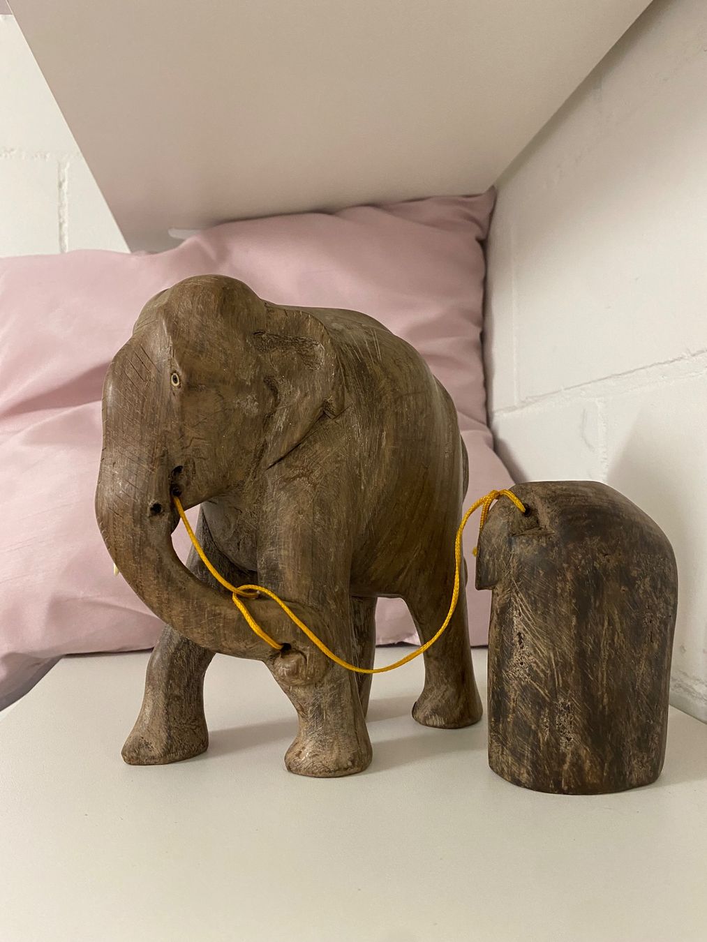 Statuette: Elefant mit Holzstück – Usato da Geuensee venduto da fab_hrz7 1