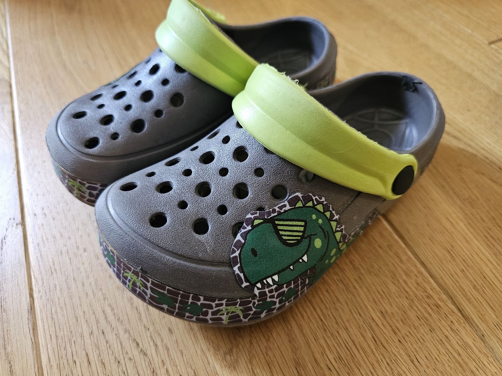 Scarpe per ragazzi: Badeschuh – Usato da Basel venduto da vel_w2tr