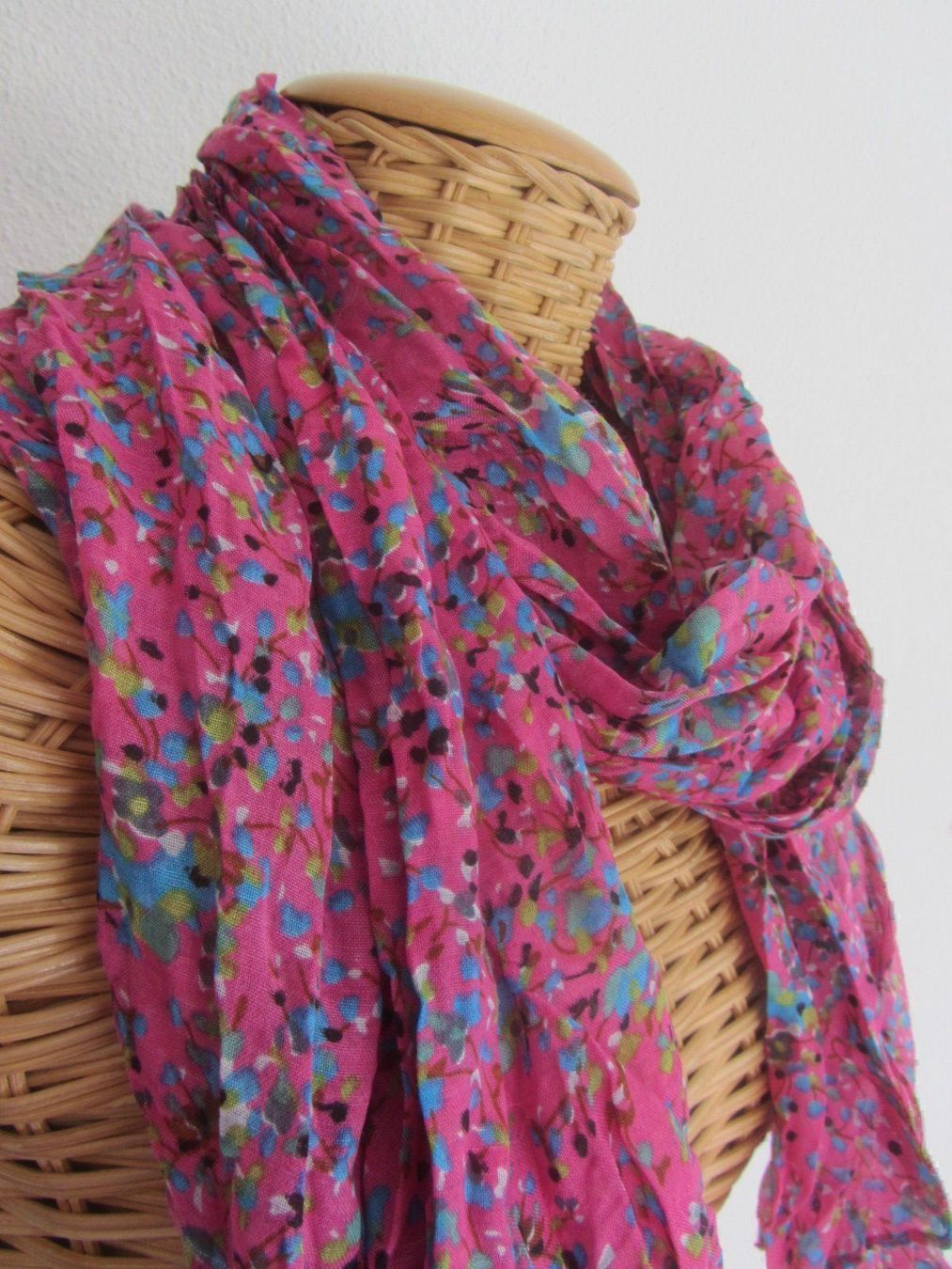 Foulard & Sciarpe: Foulard Tuch pink geblümt – Usato da Zürich venduto da Diazaio 1