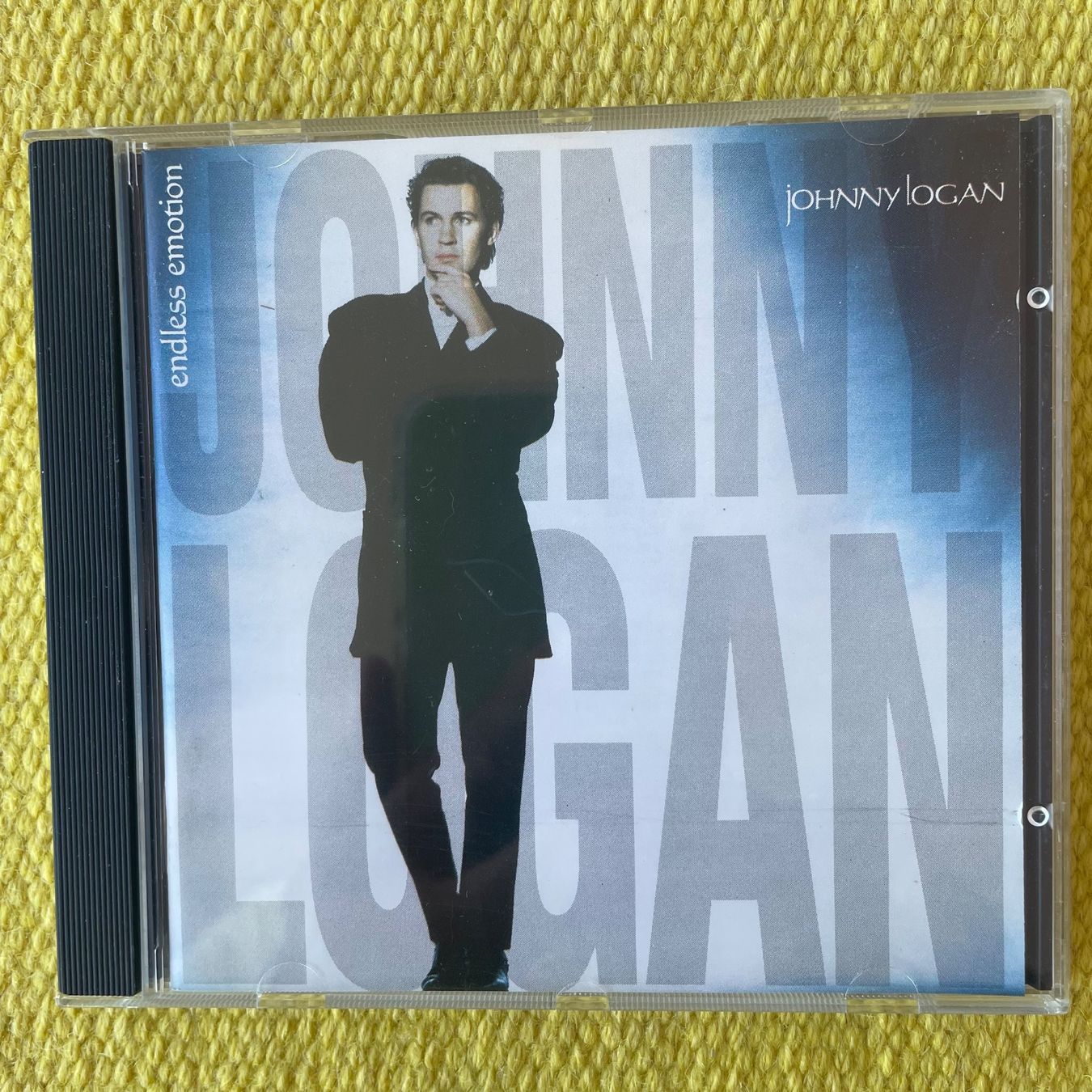 CD: JOHNNY LOGAN-ENDLESS EMOTION – Usato da Rorschacherberg venduto da CD-Roli