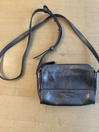 Umhängetäschli Liebeskind, silber- grau