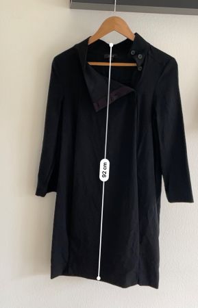 Schwarzes Kleid von COS in Grösse 38 zu verkaufen