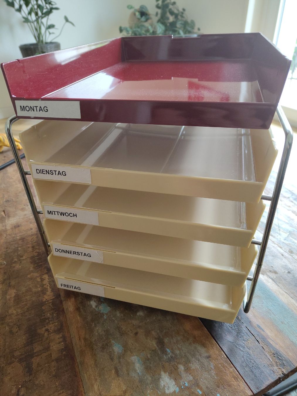 Scaffali: Vintage Büroablage mit 5 Fächer – Usato da Olten venduto da so.bi