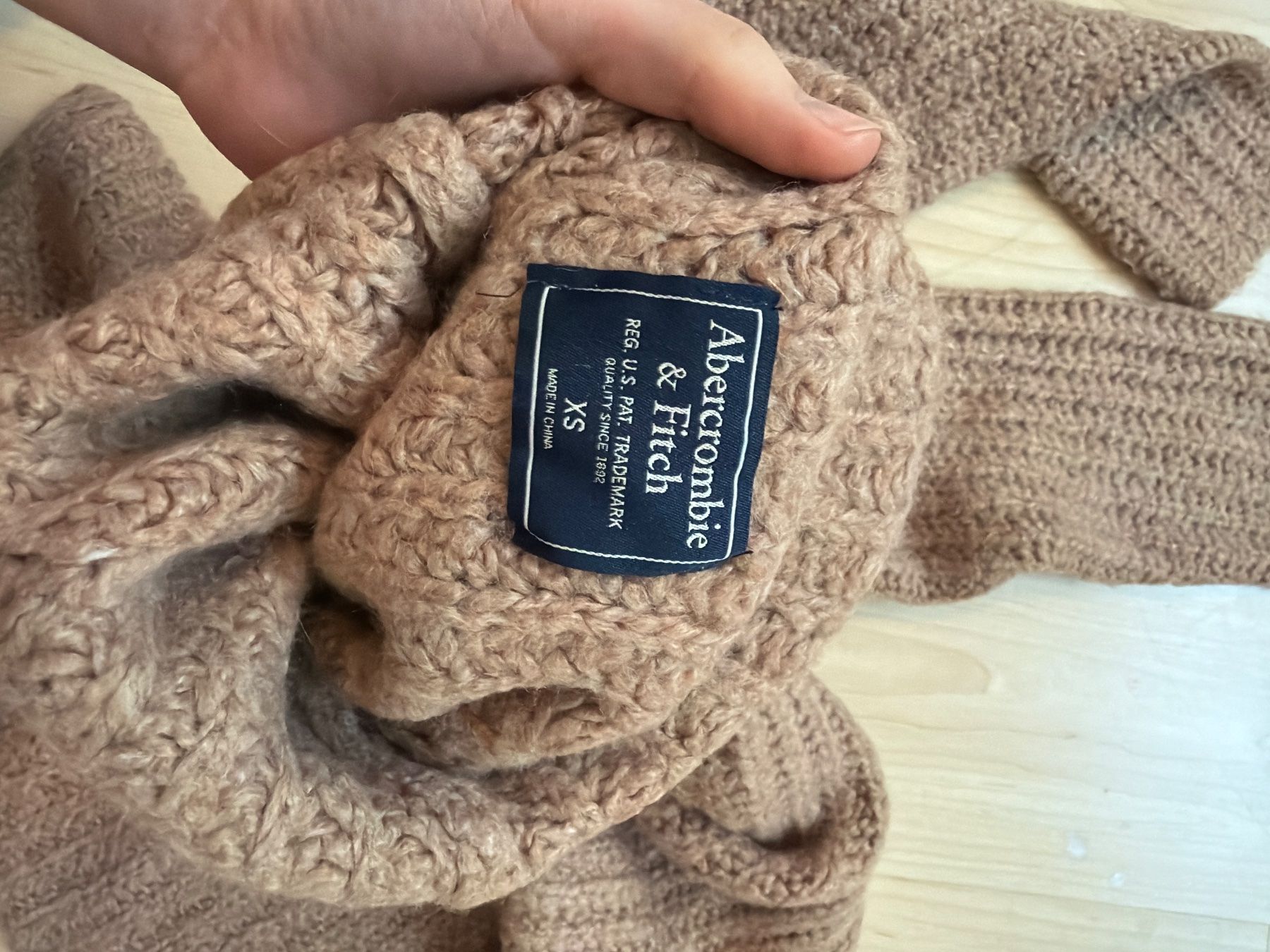 Abercrombie Maglioni & Felpe: Pullover Abercrombie & Fitch braun gerippt beige – Usato da Hettlingen venduto da blu_tb6z 6