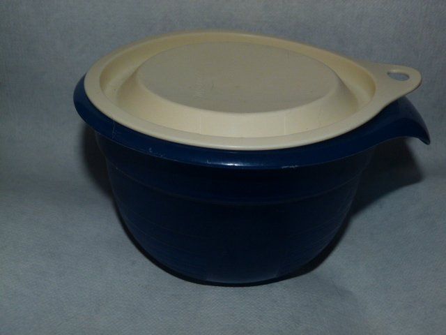 Tupperware Behälter & Ähnliches: Tupperware Schüssel mit Deckel, Combi-Plus, 650ml – Gebraucht aus Nunningen von Ave51 1