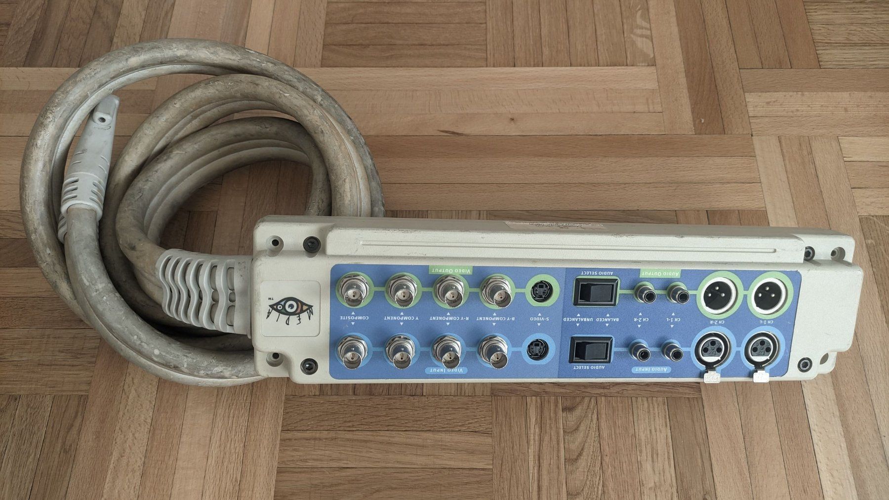 Sistema di controllo: Media A/V Controller CE J6000 – Usato da Geneve venduto da T36