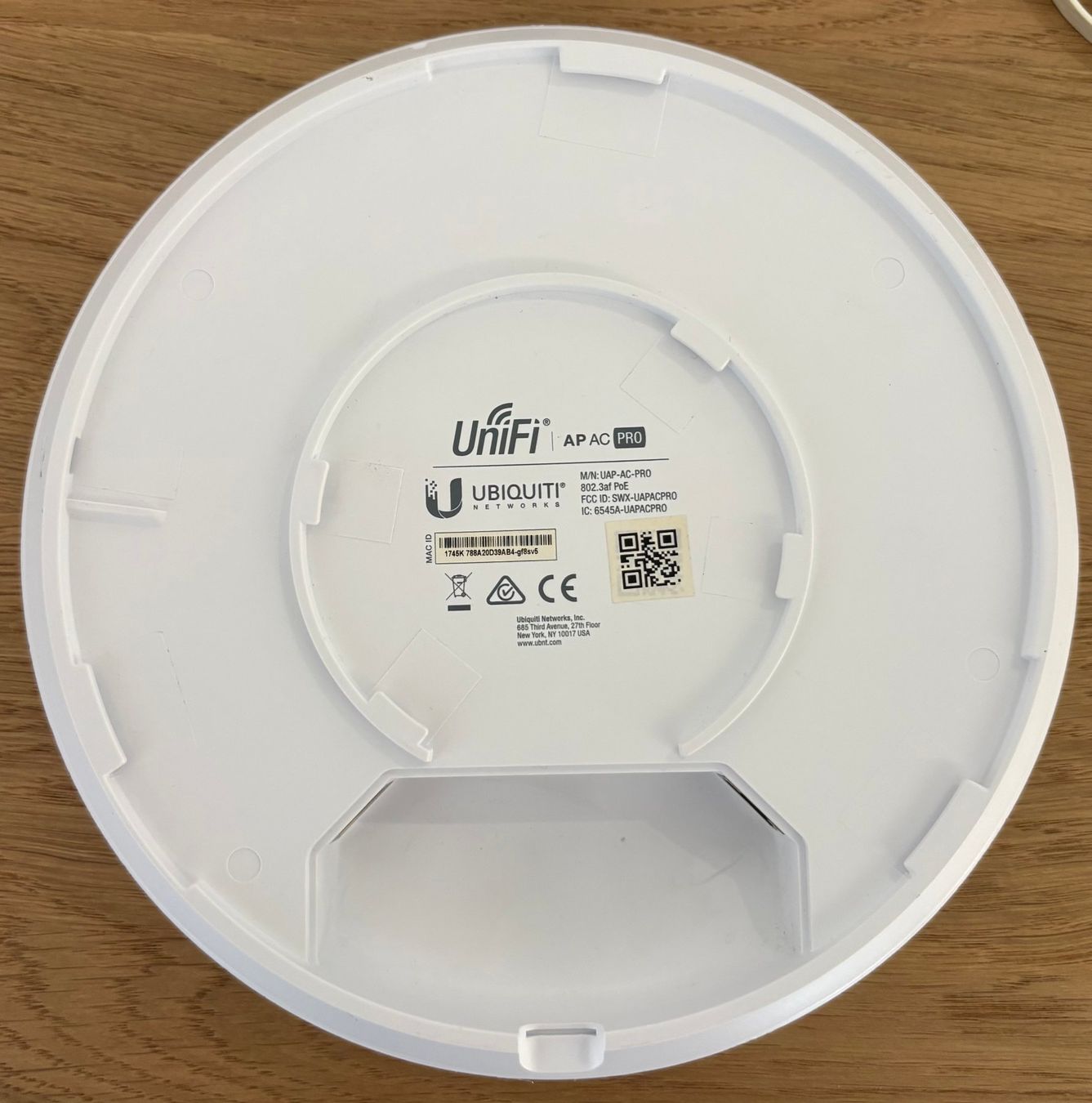 WiFi: Ubiquiti UniFi AccessPoint AC-Pro – D'occasion à Zürich par Gaikokujin 2