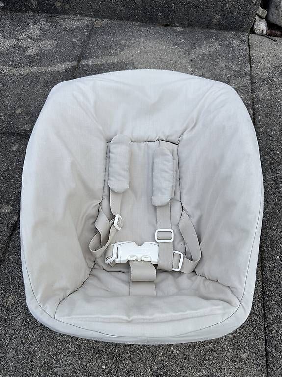 Stokke Sièges auto: Stokke Babyschale – D'occasion à Ligerz par 9burri4