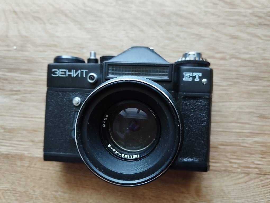 Appareil photo: Zenit ET Spiegelreflexkamera mit Helios-44-2 Objektiv – D'occasion à Berikon par m1l3n