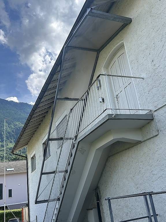 Bicchieri: Glasdach bei Treppe ! – Usato da Stans venduto da Benzen