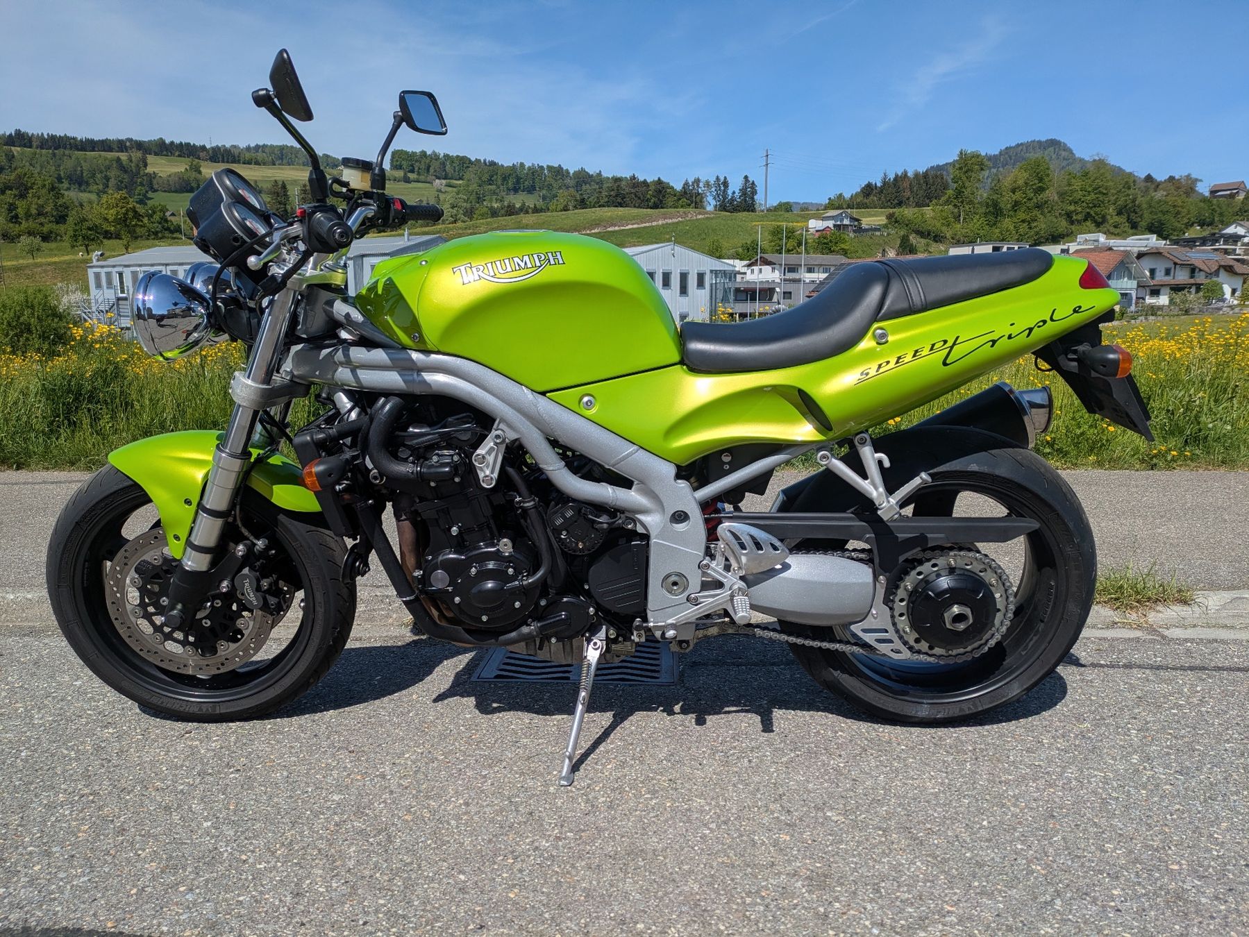Triumph Strada: Triumph Speed Triple 955i – Usato da St. Gallenkappel venduto da brother707