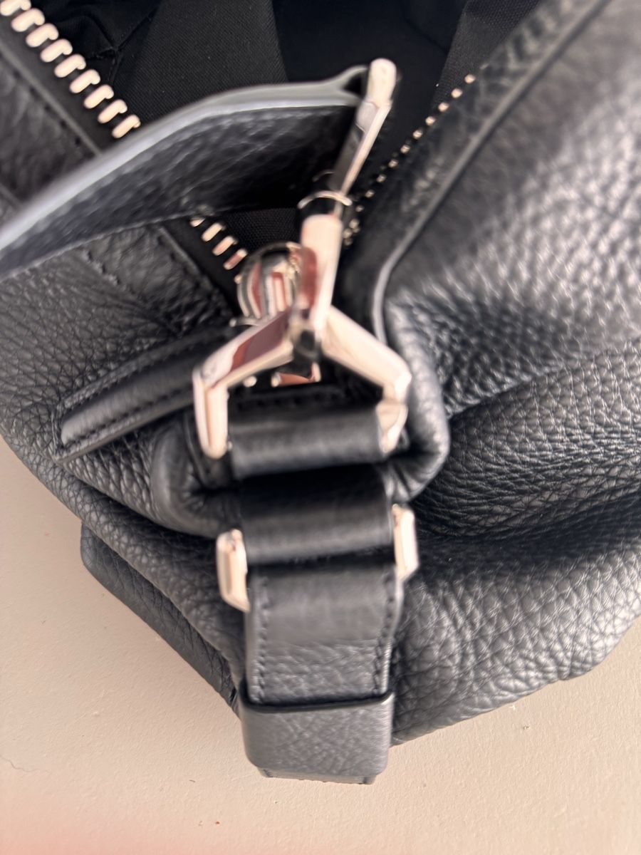 Givenchy Sacs femmes: Givenchy Nightingale Medium Handtasche Schwarz Leder – D'occasion à Uetikon am See par ste_xq7b 3