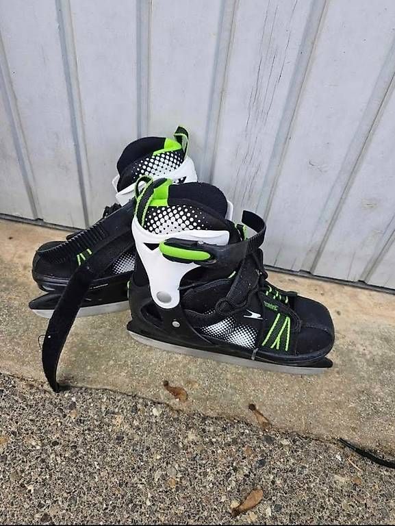 Pattini da ghiaccio: Schlittschuhe – Usato da Schaffhausen venduto da DrNo8088